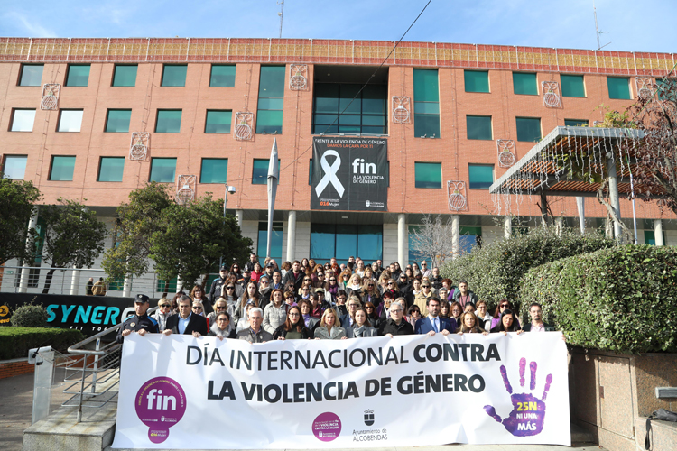 Alcobendas conmemora el ‘25 N’ con la lectura de un Manifiesto de condena a la violencia contra la mujer