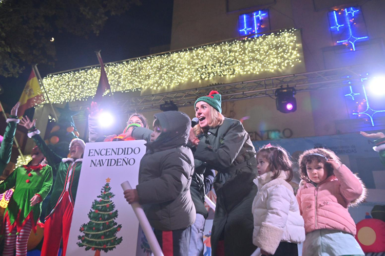 Alcobendas luce ya su Navidad más luminosa con casi 1,8 millones de bombillas