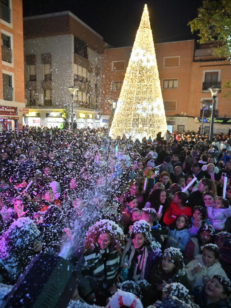 Alcobendas luce ya su Navidad más luminosa con casi 1,8 millones de bombillas