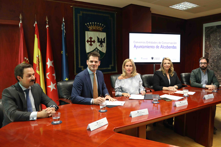 Alcobendas renueva los convenios de colaboración con las entidades de conservación de La Moraleja y El Encinar de los Reyes
