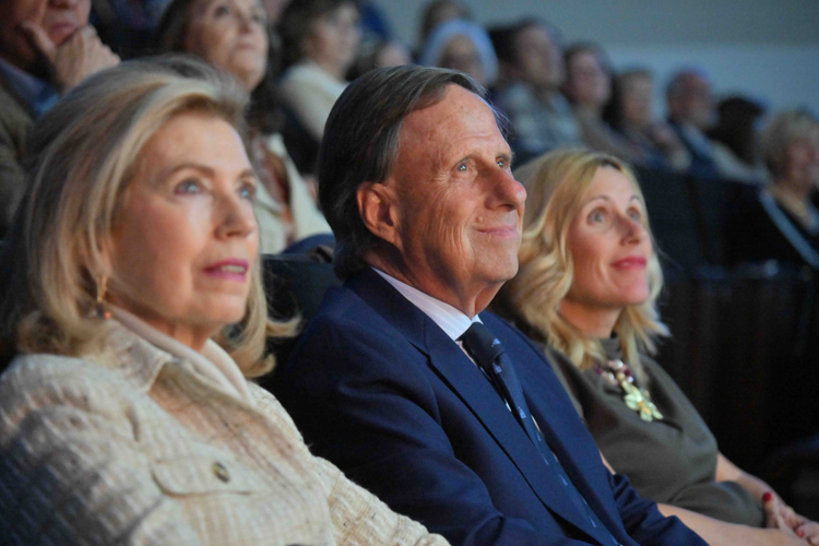 Emotivo homenaje a Ignacio García de Vinuesa que ya da su nombre al Centro de Arte Alcobendas