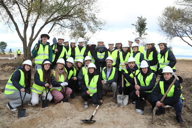 Esta mañana se han plantado los primeros árboles del Parque Forestal Princesa Leonor, el gran pulmón verde de Alcobendas