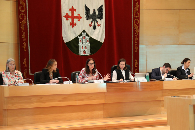 El Pleno aprueba una moción para incrementar la inversión de mantenimiento en los colegios durante este verano