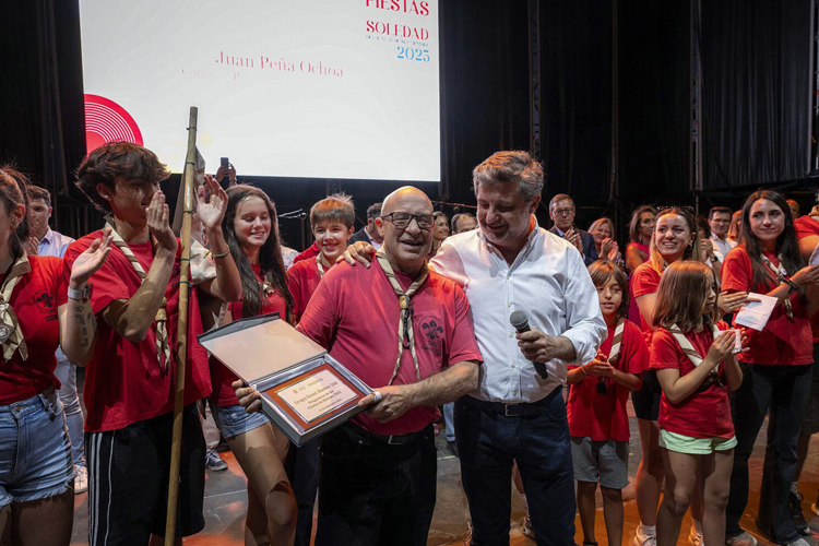 Barajas da el pistoletazo de salida a sus fiestas con el pregón del Grupo Scout Álamos 260