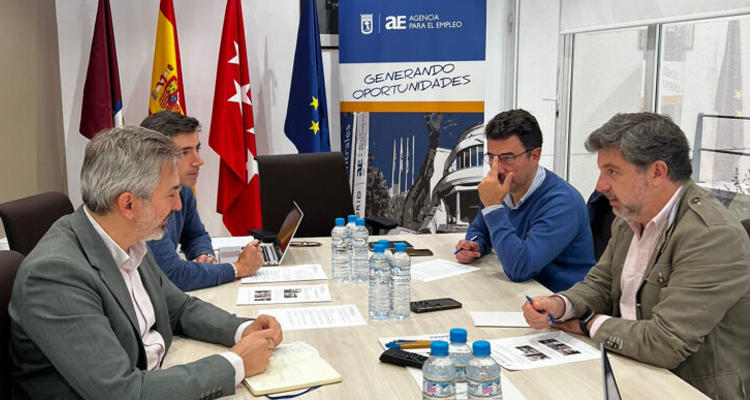 Barajas firma un ventajoso convenio con la Agencia para el Empleo para ofrecer prácticas profesionales