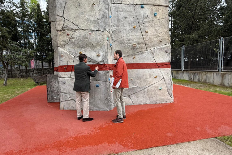 La Junta de Fuencarral-El Pardo remodela el Rocódromo del Polideportivo La Masó