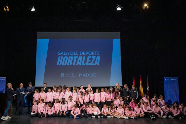 El Madrid Club de Fútbol Femenino, pregoneras de las Fiestas de la Primavera de Hortaleza