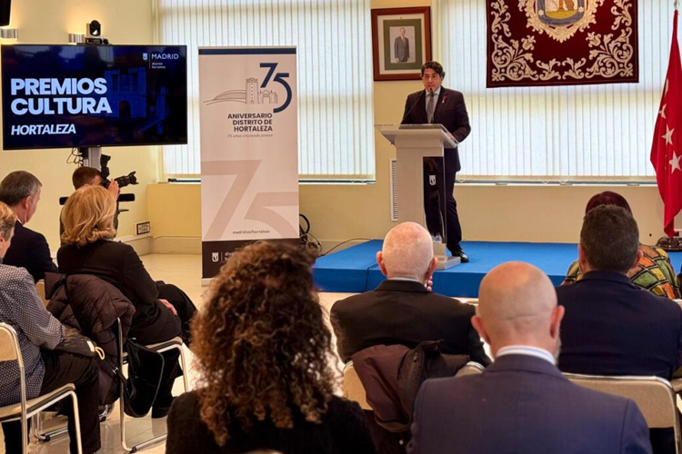 David Pérez subraya la “importancia de apoyar a los creadores” en los II Premios de Cultura de Hortaleza
