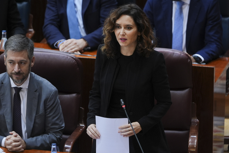 Díaz Ayuso pregunta a Más Madrid por qué no salen los sindicatos a defender a los funcionarios a los que van a quitar Muface: “Son todos una casta”