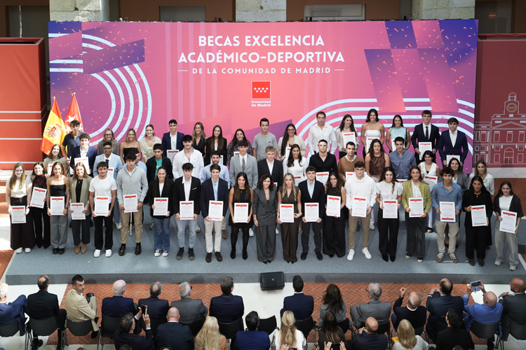 Díaz Ayuso reconoce la excelencia académica y deportiva con las nuevas becas para alumnos universitarios y de enseñanzas artísticas superiores