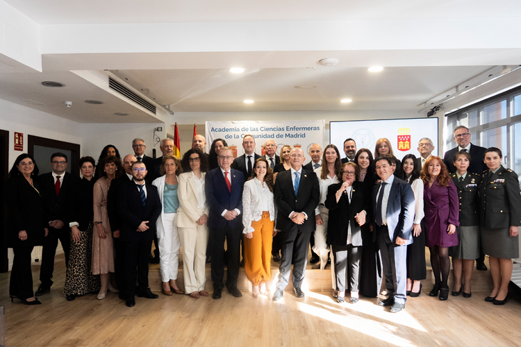 Tres de los diez mejores enfermeros residentes de España eligen la sanidad pública madrileña para su formación