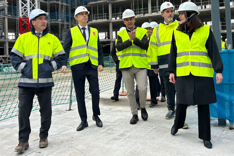 La Comunidad de Madrid ampliará en dos años más la normativa que permite convertir oficinas en viviendas de alquiler asequible