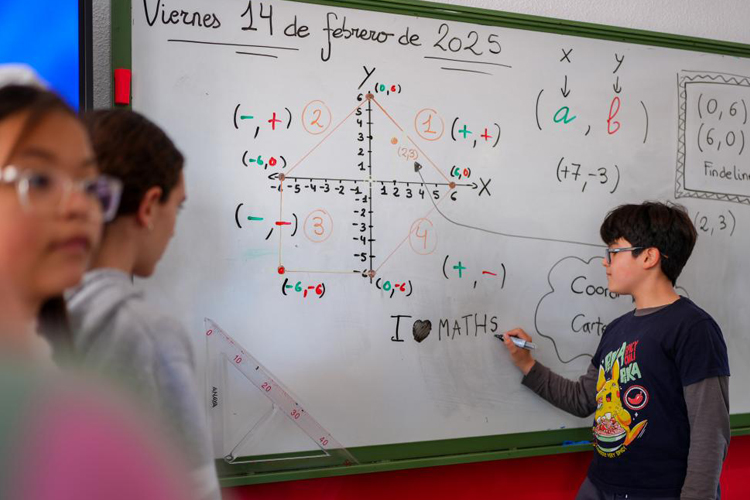 La Comunidad de Madrid pide al Gobierno central que modifique la normativa para aumentar los profesores de Matemáticas