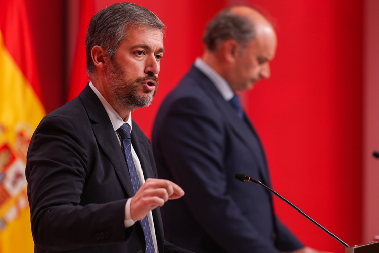 La Comunidad de Madrid amplía en 22 millones de euros la inversión de sus seis universidades públicas para financiar y compensar la bajada de tasas