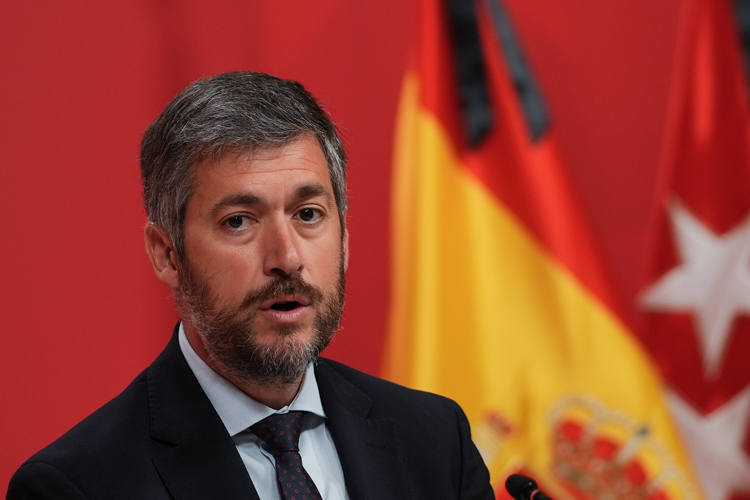 La Comunidad de Madrid concede la Gran Cruz del Dos de Mayo a la Cuesta de Moyano coincidiendo con su centenario