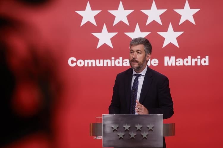 La Comunidad de Madrid concede la Medalla de Servicios Distinguidos del Cuerpo de Bomberos a cinco de sus integrantes fallecidos en acto de servicio