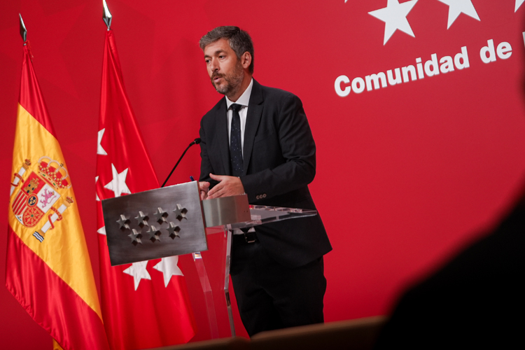 La Comunidad de Madrid mejora las condiciones salariales de 15.000 profesionales de su sanidad pública