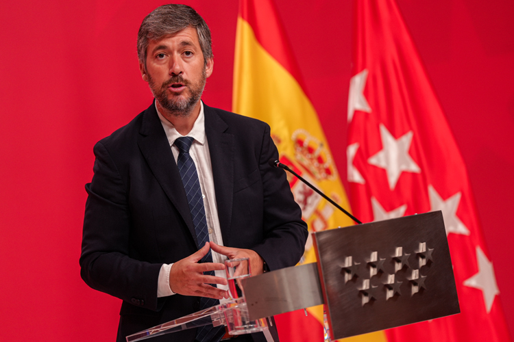 La Comunidad de Madrid aprueba el Estatuto de expresidentes para homologarse al Estado y el resto de CCAA