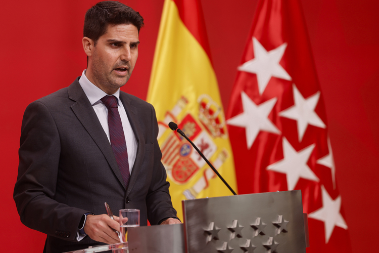 La Comunidad de Madrid facilitará dejar abiertos los patios y bibliotecas de los centros educativos por las tardes a partir del próximo curso