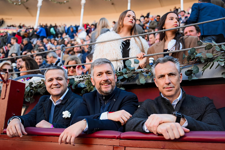 La Comunidad de Madrid celebra la tradicional corrida de toros en honor a San Isidro con el cartel de no hay billetes