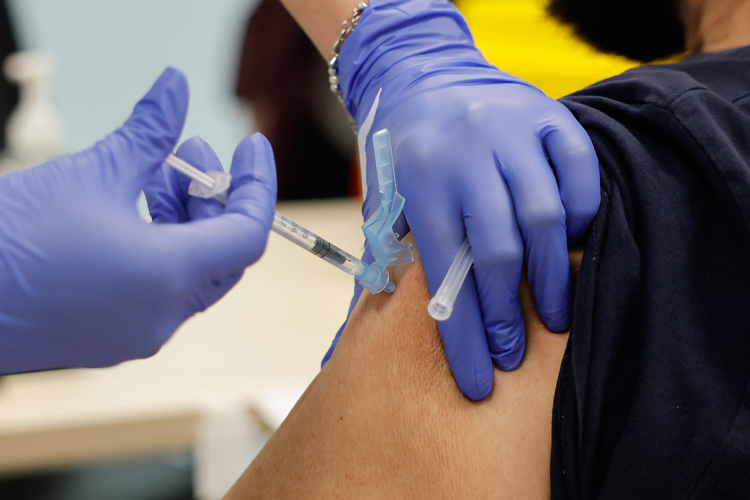 La Comunidad de Madrid aumenta un 7% la vacunación contra la gripe con 100.000 personas más inmunizadas