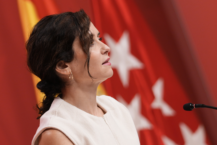 Díaz Ayuso advierte del “daño irreparable” si los españoles no se unen en defensa del Estado de Derecho: “Solo puede ganar la autocracia o la libertad”