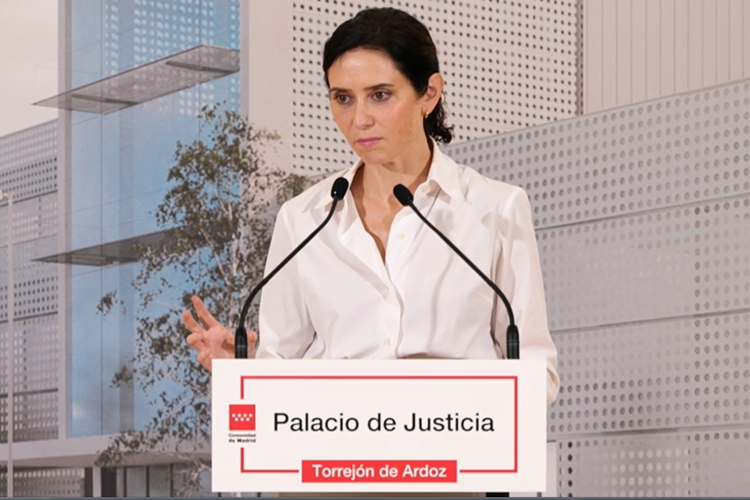 Díaz Ayuso respalda el adelanto electoral en Extremadura y espera que su presidenta logre una mayoría absoluta para beneficio de sus ciudadanos