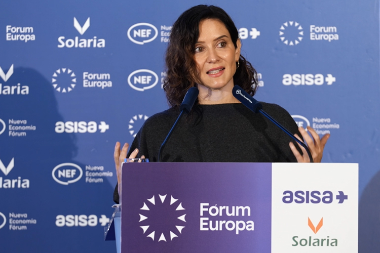 Díaz Ayuso advierte de que cuando una democracia liberal se ve secuestrada por proyectos autoritarios, “sorbo a sorbo cae el respeto por la ley y las naciones dejan de ser fiables”