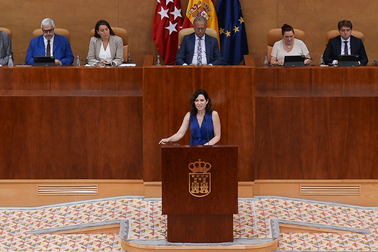 Díaz Ayuso afea a Vox que viva “para ayudar a Sánchez”: “Buscan dividir el voto en la derecha para que no se pueda gobernar”