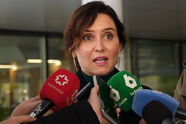 Díaz Ayuso tilda de “bochornoso” el “pasteleo” que se vivió anoche en el Congreso para “contentar a siete escaños” en lugar de estar centrados en ayudar a la Comunidad Valenciana