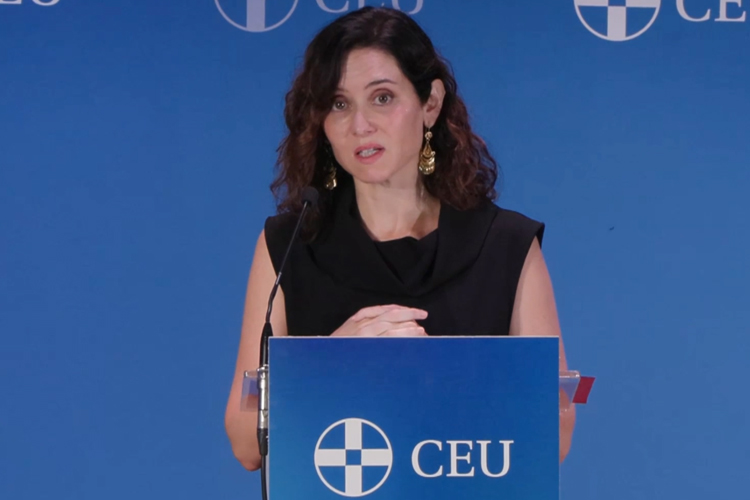 Díaz Ayuso recuerda que Cerdán actuó siempre a órdenes de Zapatero y Sánchez: 'Esta trama de corrupción de Estado ha tenido apuntalado a un falso Gobierno, de muy dudosa legitimidad'