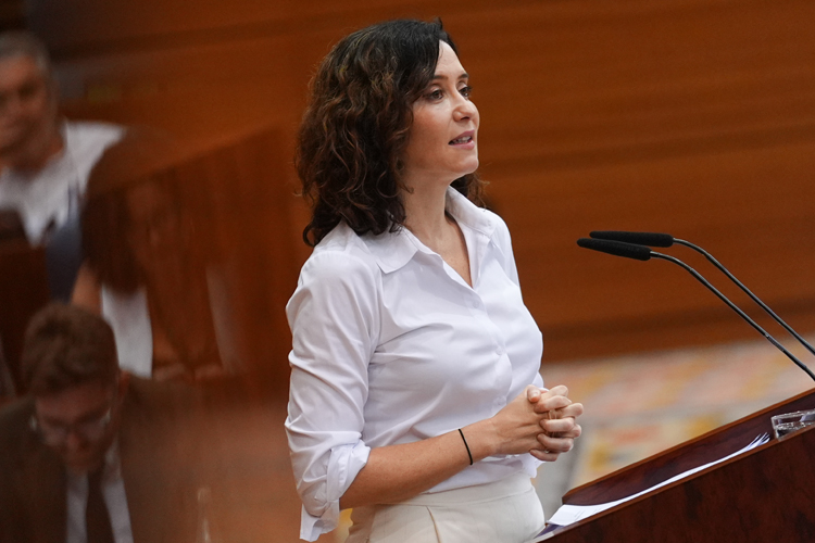Díaz Ayuso anuncia que los menores desde los 12 años podrán disfrutar de las ventajas del Carné Joven de la Comunidad de Madrid 