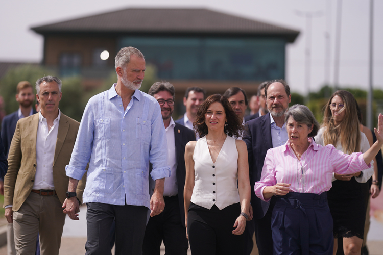 Díaz Ayuso inaugura con el Rey Felipe VI el Centro de Innovación de Agua y Energía de la Comunidad de Madrid