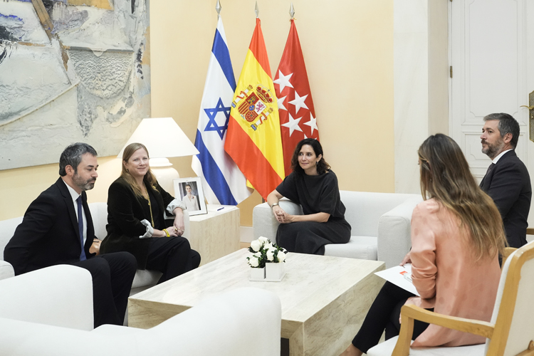 La Presidenta de la Comunidad de Madrid, Isabel Díaz Ayuso, ha mantenido un encuentro con la Encargada de Negocios de la Embajada de Israel en España, Dana Erlich