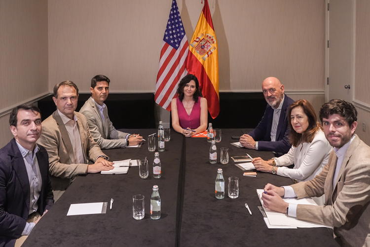 Díaz Ayuso aborda con los rectores la futura Ley de Universidades y las propuestas de los gestores de universidades americanas con los que se ha reunido