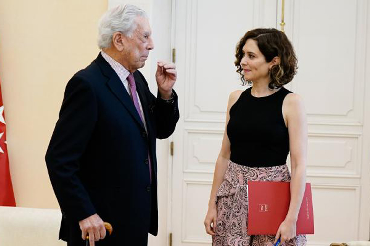 La Comunidad de Madrid concederá la Medalla Internacional de las Artes a Mario Vargas Llosa