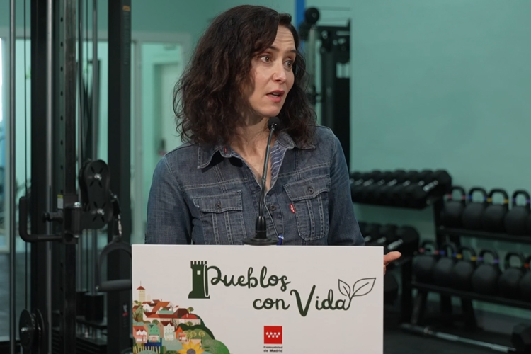 Díaz Ayuso defiende a Felipe VI como el “mejor monarca” que se puede tener y quiere lo mejor para Juan Carlos I