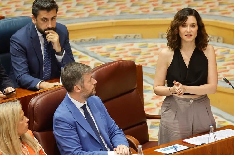 Díaz Ayuso acusa a Más Madrid de ser “cómplices de corrupción de Estado” y augura que acabarán todos en el PSOE