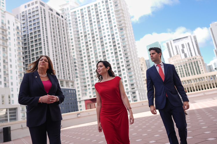 Díaz Ayuso anuncia en Estados Unidos un nuevo programa para incorporar profesores visitantes a las universidades públicas madrileñas