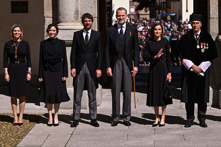 Díaz Ayuso, en la entrega del Premio Cervantes 2024 al escritor Álvaro Pombo