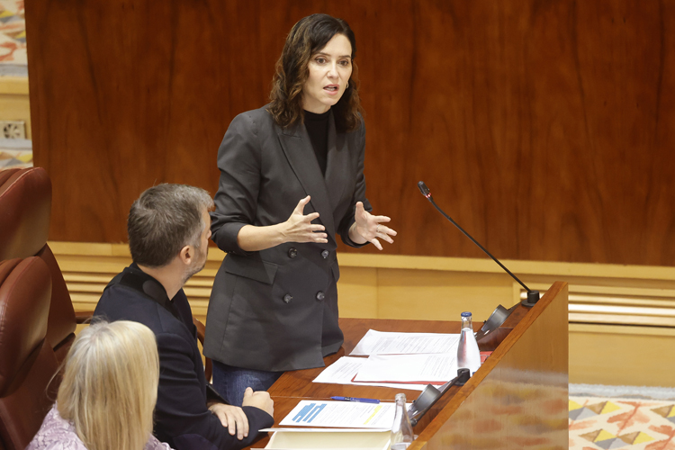 Díaz Ayuso acusa al fiscal general de tener el cuajo de no dimitir estando procesado mientras hace “nombramientos a dedo para seguir corrompiendo las instituciones”