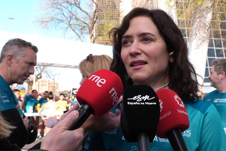Díaz Ayuso participa junto a 6.000 corredores en la 43º Carrera del Agua: “Estamos muy orgullosos de una de las joyas de Madrid”