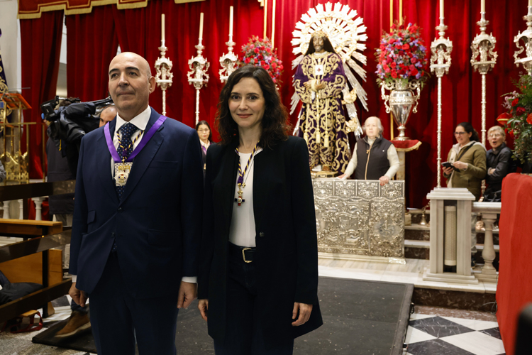 Díaz Ayuso pide ante Jesús de Medinaceli que cesen “las injusticias y los abusos” en el mundo y alerta de la soledad de las personas mayores