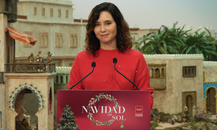 Díaz Ayuso inaugura el Belén de la Real Casa de Correos inspirado en el pueblo marroquí de Ait Ben Haddou, declarado Patrimonio de la Humanidad