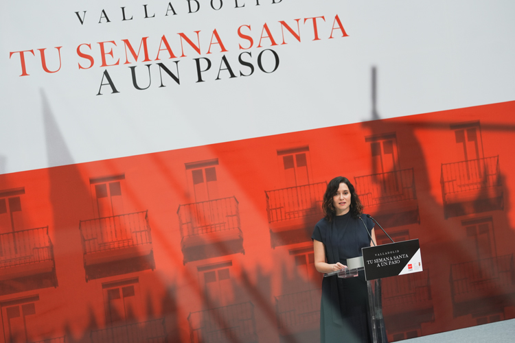Díaz Ayuso reivindica la Semana Santa como “acto de libertad” alejado de tiempos “en los que el patrimonio religioso se destruía por odio”