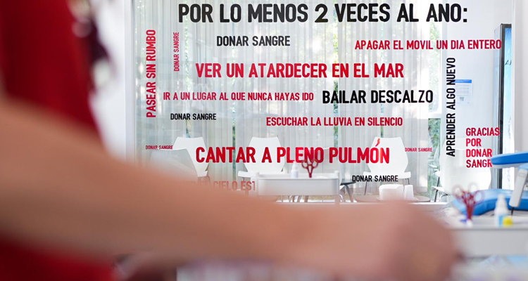 La Comunidad de Madrid hace un llamamiento urgente a la donación de sangre con seis grupos en alerta roja y las reservas al 38%