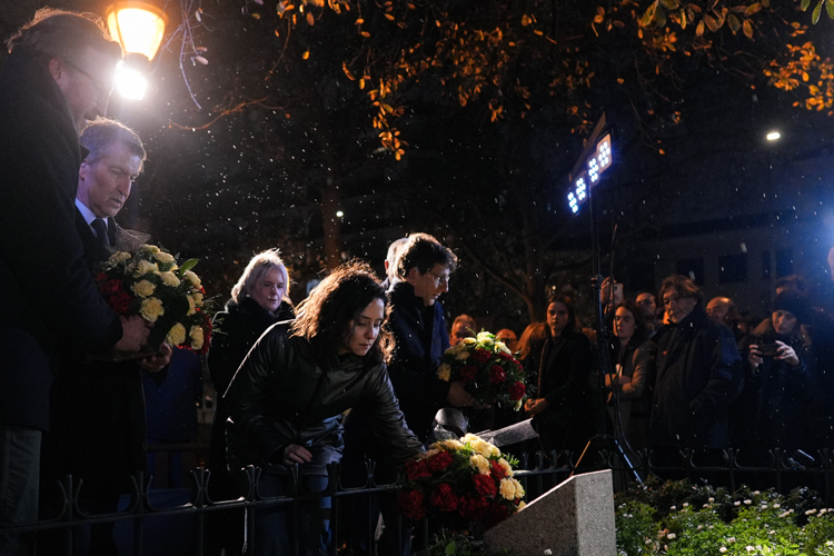 Díaz Ayuso recuerda que Madrid nunca olvidará “el dolor de mujeres y hombres honrados que no eligieron ser víctimas de ETA”