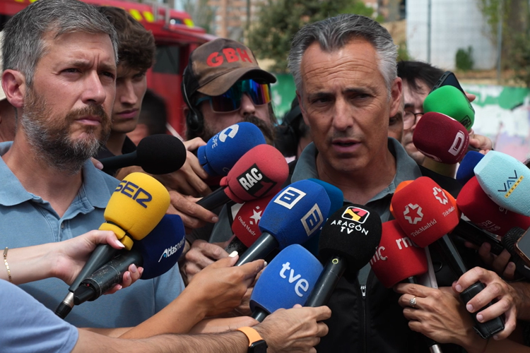 El incendio de Tres Cantos continúa perimetrado y en fase de control, a la espera de las condiciones atmosféricas de esta tarde, que se esperan incluso peores que las de ayer