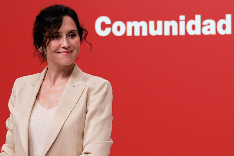 La Presidenta de la Comunidad de Madrid, Isabel Díaz Ayuso, ha convocado este jueves al Consejo de Gobierno a una nueva reunión de trabajo en la Residencia Santillana, 