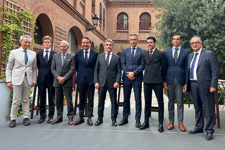 La Comunidad de Madrid, en la presentación de la corrida In Memoriam que este año rinde homenaje al ganadero Victorino Martín Andrés 